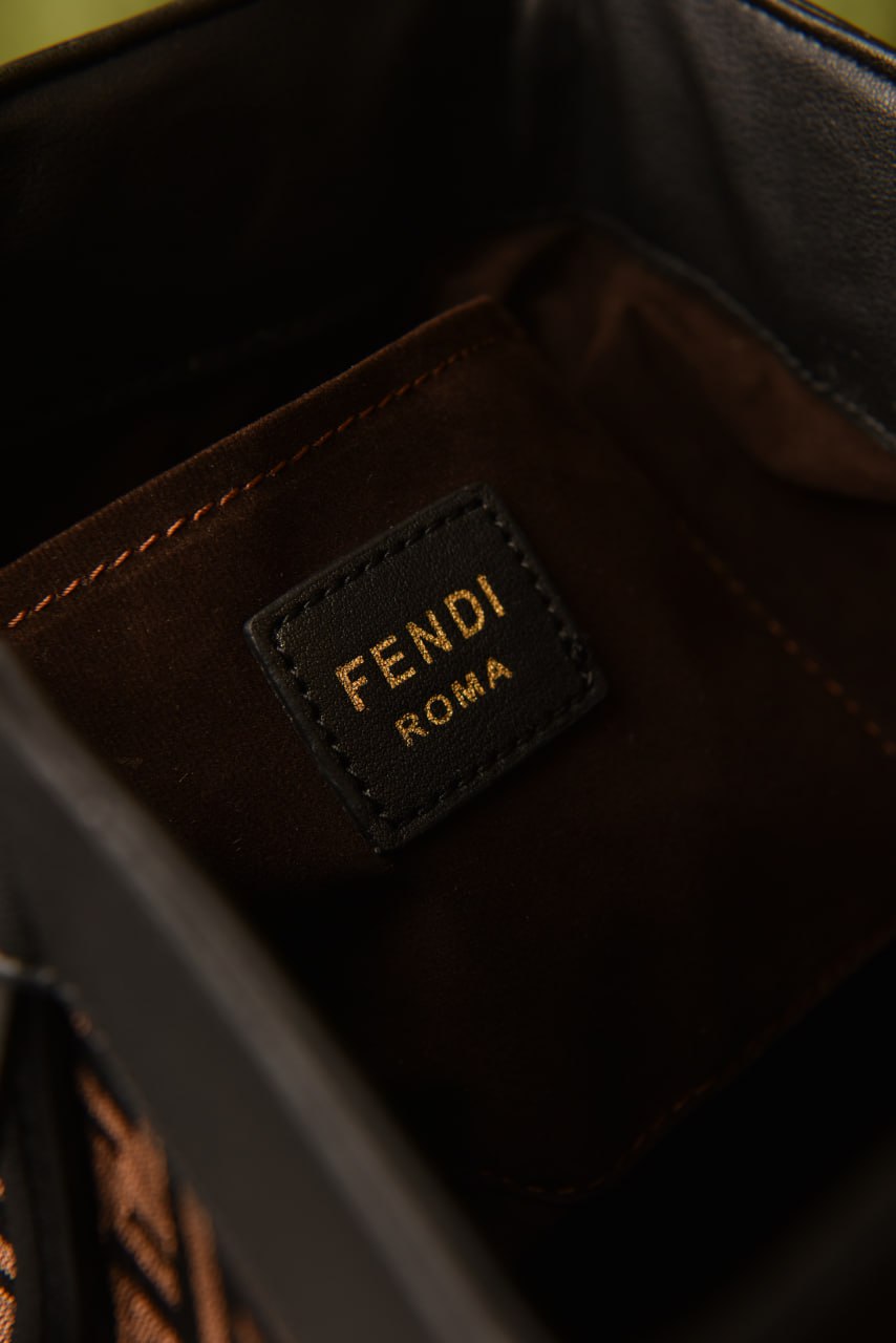 فيندي اوريجامي (8 ألوان) - Fendi Origami Mini Bag